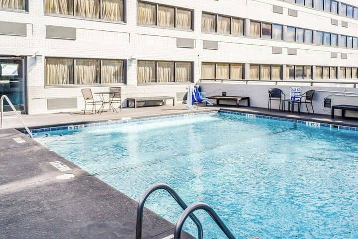Pool 42 of 48
