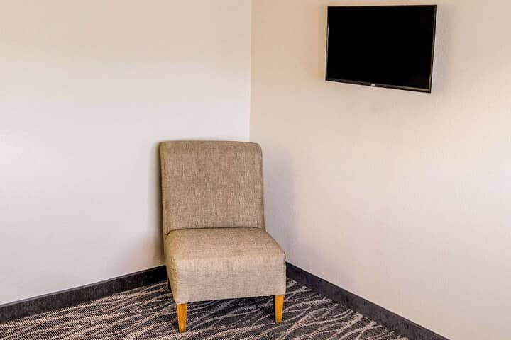 Room 10 of 48
